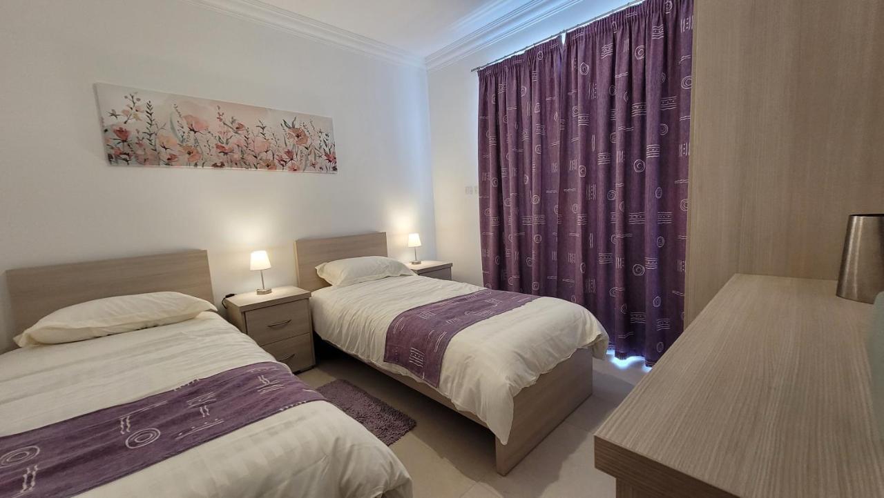 Lovely Apartment With Side Sea View St. Paul's Bay Bagian luar foto