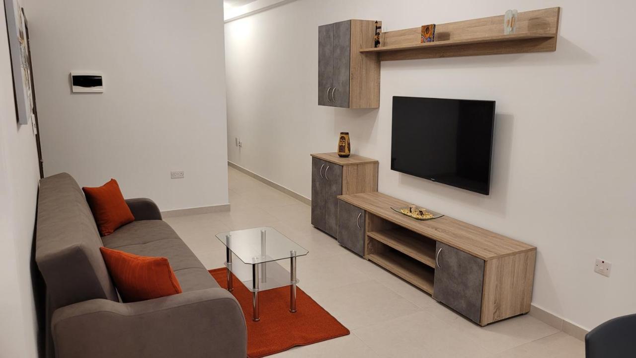 Lovely Apartment With Side Sea View St. Paul's Bay Bagian luar foto
